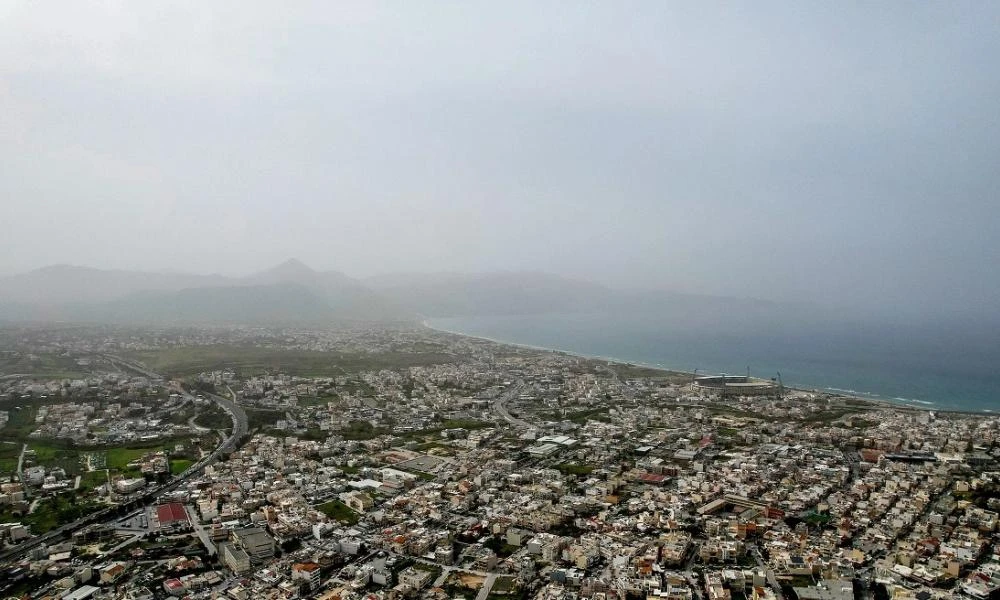 Υψηλές συγκεντρώσεις σκόνης από τη Σαχάρα στη νότια Ελλάδα την Πέμπτη